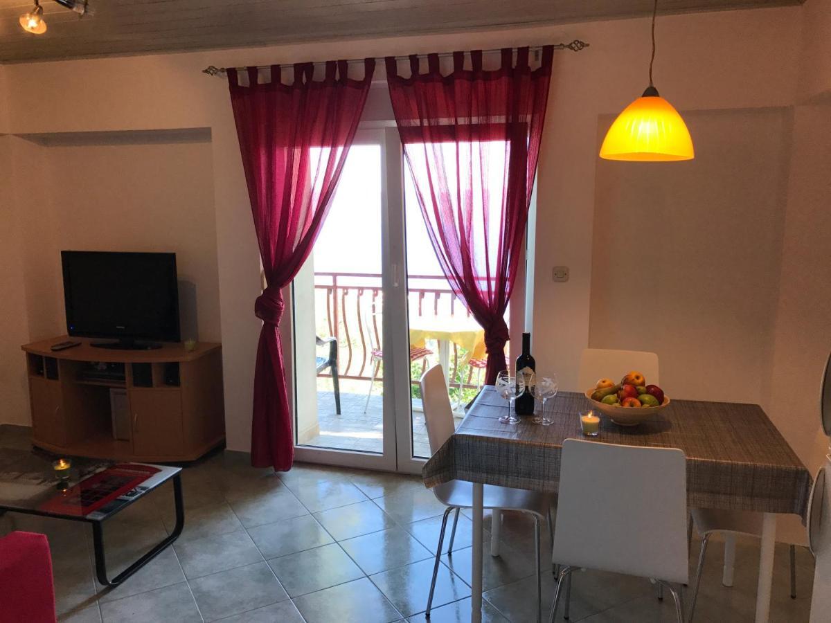 Grdelin Apartment Omis Exterior photo