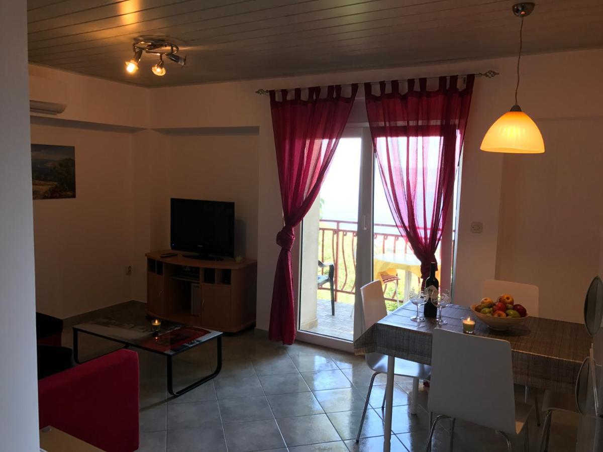 Grdelin Apartment Omis Exterior photo